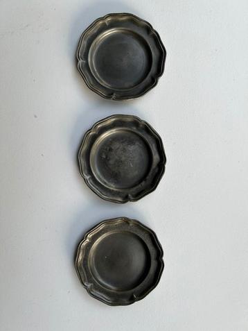 3 tinnen bordjes engeltjes tin IVM beschikbaar voor biedingen