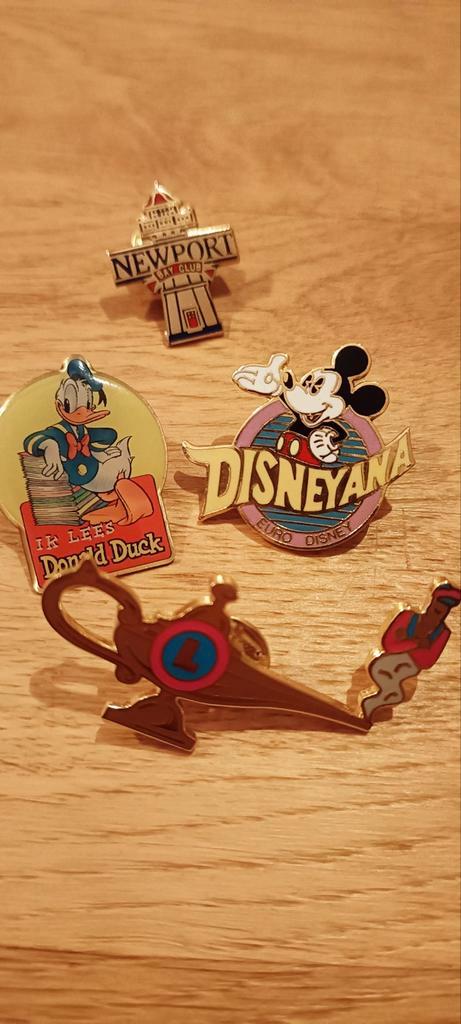 Vier leuke vintage Disney pins in zeer goede staat, Verzamelen, Speldjes, Pins en Buttons, Zo goed als nieuw, Speldje of Pin, Figuurtje
