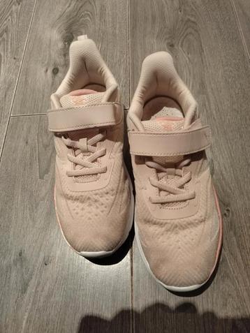 Gymschoenen maat 35, met elastische veters en klittenband  beschikbaar voor biedingen