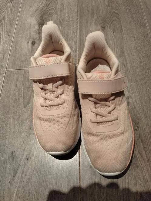 Gymschoenen maat 35, met elastische veters en klittenband, Kinderen en Baby's, Kinderkleding | Schoenen en Sokken, Zo goed als nieuw
