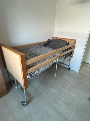 Hooglaag bed - zo goed als nieuw incl matras beschikbaar voor biedingen