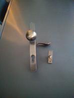 Deurbeslag voordeur met deurbel. Brons., Doe-het-zelf en Verbouw, Hang- en Sluitwerk, Ophalen of Verzenden, Zo goed als nieuw