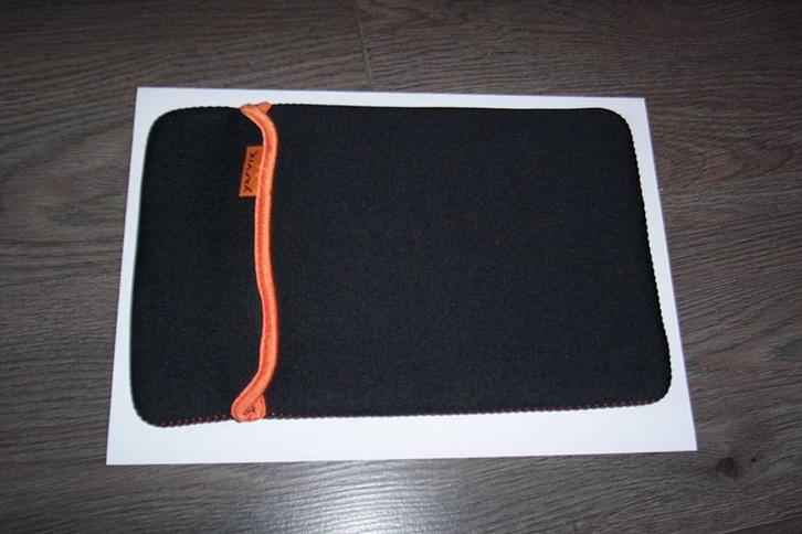 Nieuwe tablet-hoes tot 10 inch merk (YARVIK), Computers en Software, Tablet-hoezen, Nieuw, Bescherming voor- en achterkant, 10 inch