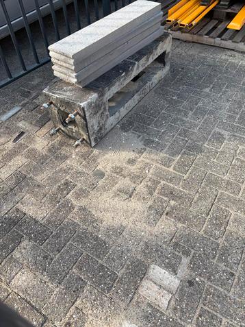 2x Betonpoer 120x35x35  voor hek, Vlaggenmast/Lantaarnpaal beschikbaar voor biedingen