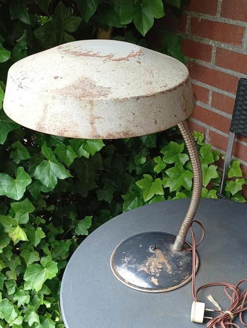Industriële  bureaulamp/tafellamp - Bauhaus geïnspireerd, Huis en Inrichting, Lampen | Tafellampen, Gebruikt, Minder dan 50 cm