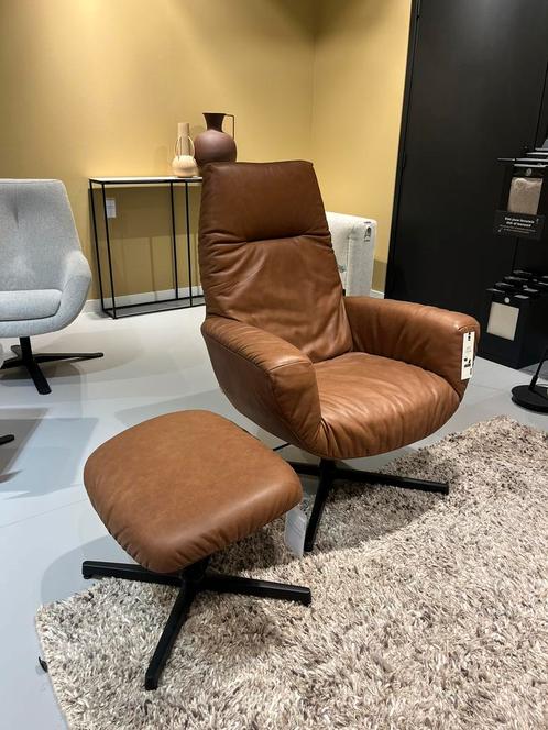 Montel Charly leren draaifauteuil met voetenbank, Huis en Inrichting, Fauteuils, Zo goed als nieuw, 75 tot 100 cm, Ophalen