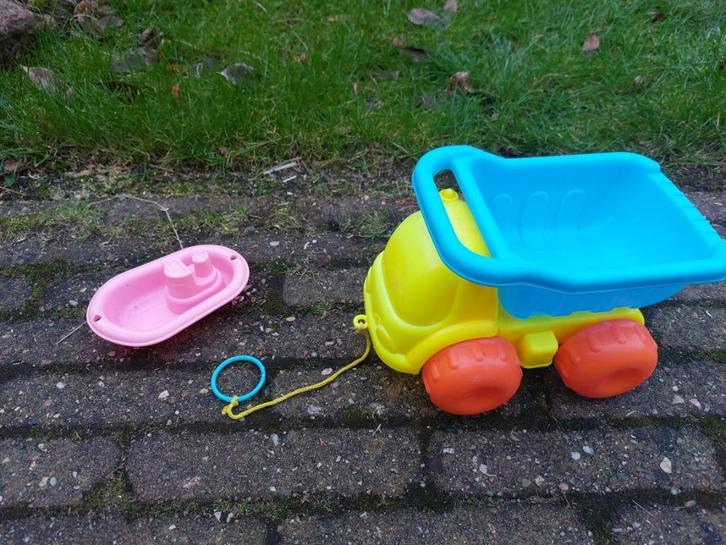 Kiepauto en roze bootje, Kinderen en Baby's, Speelgoed | Buiten | Los speelgoed, Gebruikt, Ophalen of Verzenden