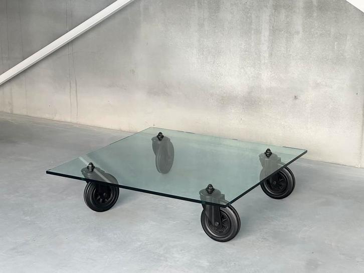 Vintage “Fontana Arte” coffeetable by Gae Aulenti, Antiek en Kunst, Antiek | Meubels | Tafels, Ophalen of Verzenden