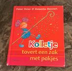 Kolletje tovert een zak met pakjes Sinterklaas boekje, Ophalen of Verzenden, Gebruikt