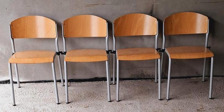 27 x Vintage schoolstoelen houten cafe stoelen kantine retro, Huis en Inrichting, Stoelen, Zo goed als nieuw, Vijf, Zes of meer stoelen