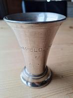 Apeldoorn beker vaasje kelk. Onbekend of het verzilverd is., Ophalen