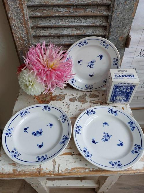 3 Ontbijtbordjes van St. Amand, Antiek en Kunst, Antiek | Servies los, Ophalen of Verzenden