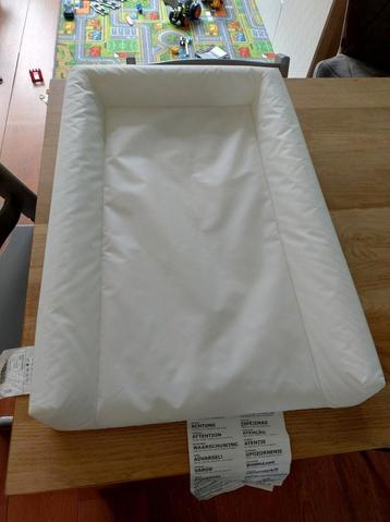 Aankleedkussen beschikbaar voor biedingen