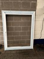 Kunststof kozijn, Doe-het-zelf en Verbouw, Kozijnen en Schuifpuien, 75 tot 150 cm, Kunststof, Gebruikt, Raamkozijn