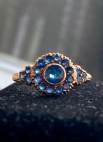 Anna + Nina vintage: saffiertjes in 9K geelgoud, maat 18, Sieraden, Tassen en Uiterlijk, Ringen, Blauw, Ophalen of Verzenden, Zo goed als nieuw