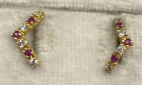 18 kt. Geel Goud Oorbellen - 0.24 ct Diamanten - Robijnen, Sieraden, Tassen en Uiterlijk, Oorbellen, Zo goed als nieuw, Knopjes of Stekers