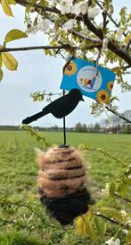 Birdfeeder met alpacawol nestmateriaal voor vogelhuisje, Nieuw, Ophalen