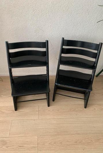 2 Stokke Tripp Trapp Stoelen beschikbaar voor biedingen