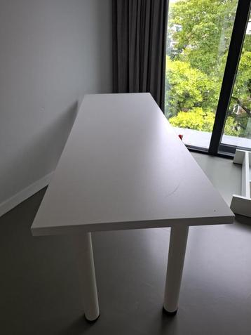 Strak wit bureau 200 x 70 cm met verstelbare poten beschikbaar voor biedingen