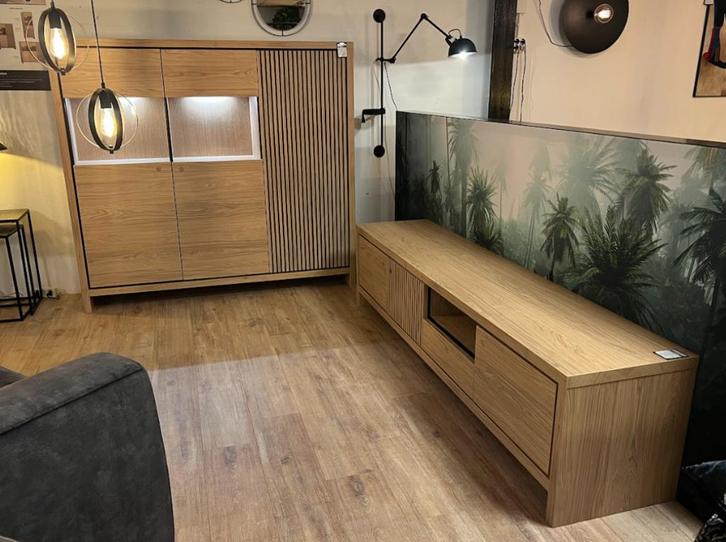 Levanzo wandkast + TV-meubel set – Blond Oak lamulux, Antiek en Kunst, Antiek | Meubels | Kasten, Ophalen of Verzenden