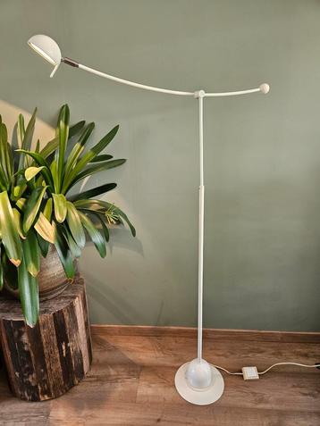 Massive vintage vloerlamp/ leeslamp wit, 80's beschikbaar voor biedingen
