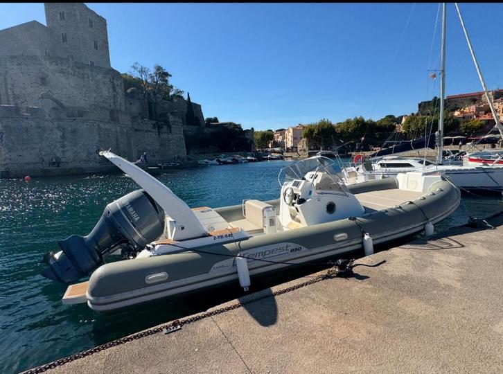 Capelli 850 sun yamaha 350 V8 353 uren, Watersport en Boten, Rubberboten, Gebruikt, Overige merken, Overige materialen, 200 pk of meer