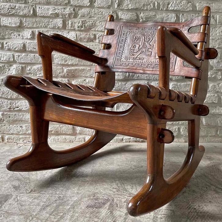 vintage design rocking chair Angel Pazmino, Huis en Inrichting, Fauteuils, Zo goed als nieuw, Hout, Leer, 75 tot 100 cm, 75 tot 100 cm