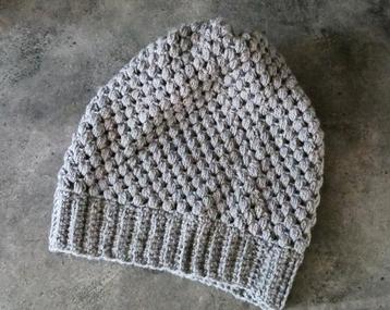 Handgemaakte Gehaakte Muts beschikbaar voor biedingen