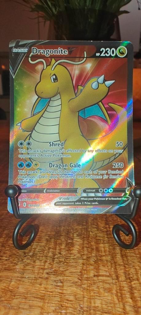 Dragonite v full art evolving skies, Hobby en Vrije tijd, Verzamelkaartspellen | Pokémon, Zo goed als nieuw, Meerdere kaarten