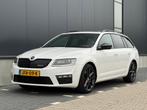 Skoda Octavia Combi 2.0 TSI RS Challenge 220PK 2015 PANO, Voorwielaandrijving, 4 cilinders, 1984 cc, Leder en Stof