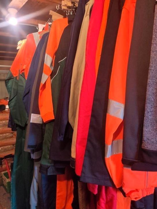 Partij diverse goede en courante werkkleding ong 250 stuks, Tuin en Terras, Werkkleding, Nieuw, Broek, Ophalen of Verzenden