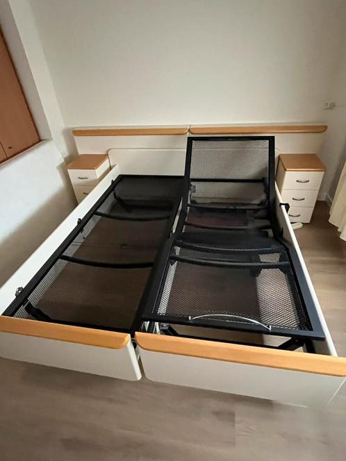 2 losse bedden waarvan 1 elektr. verstelbaar met achterwand, Huis en Inrichting, Slaapkamer | Bedden, Zo goed als nieuw, Eenpersoons