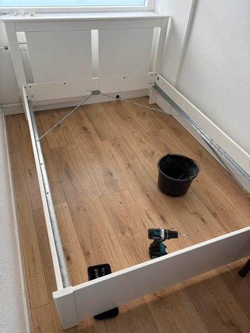 Ikea songesand bedframe 140 * 200