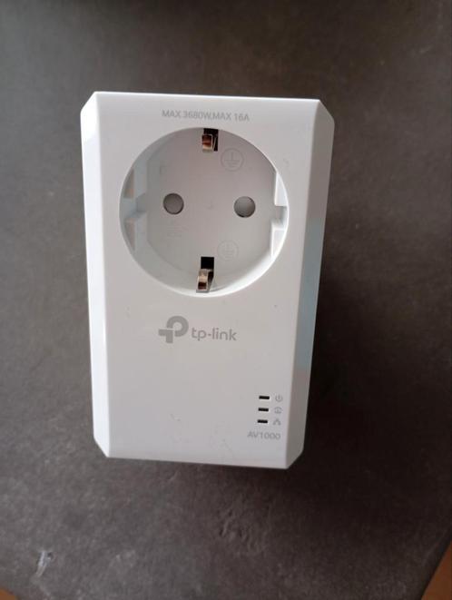 3x TP-Link AV1000 Gigabit Passthrough Powerline Starter Kit, Computers en Software, Netwerk switches, Nieuw, Ophalen