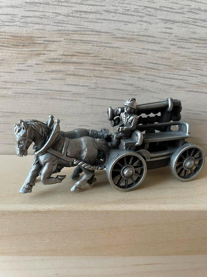 Tinnen miniatuur van oude brandweerwagen. Brandweer, Verzamelen, Overige Verzamelen, Zo goed als nieuw, Ophalen