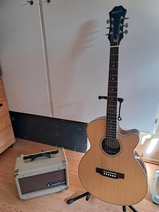 Epiphone gitaar, semi acoustic set, Muziek en Instrumenten, Snaarinstrumenten | Gitaren | Elektrisch, Hollow body, Epiphone, Ophalen
