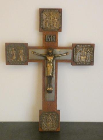 Wand kruisbeeld met applicatie [1938] beschikbaar voor biedingen