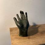 Prachtige antieke bronzen vrouwen hand op waren grote, Ophalen of Verzenden, Brons