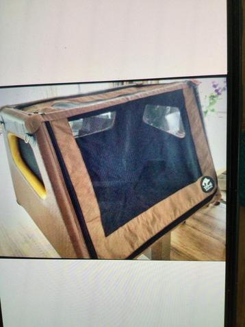 Tami honden autobench met airbagg functie. Maat M beschikbaar voor biedingen