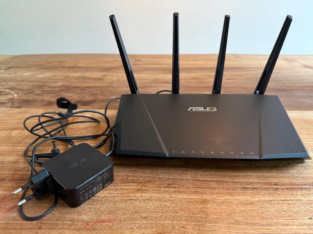 Router Asus snel, stabiel en veel opties (Merlin ), Ophalen of Verzenden, Zo goed als nieuw, Router, Asus