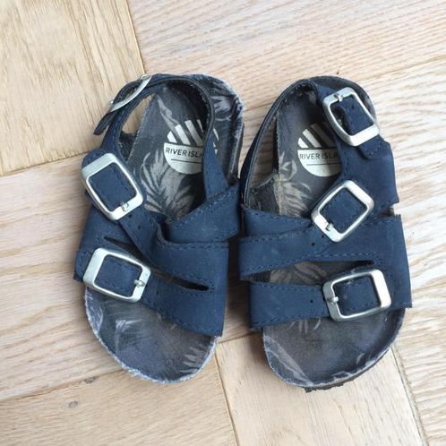 ZGAN donkerblauwe sandalen River Island maat 25, Kinderen en Baby's, Kinderkleding | Schoenen en Sokken, Zo goed als nieuw, Overige typen