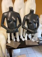 Twee zwarte etalagepoppen torso, Kleding | Dames, Kledingrekken, Ophalen of Verzenden