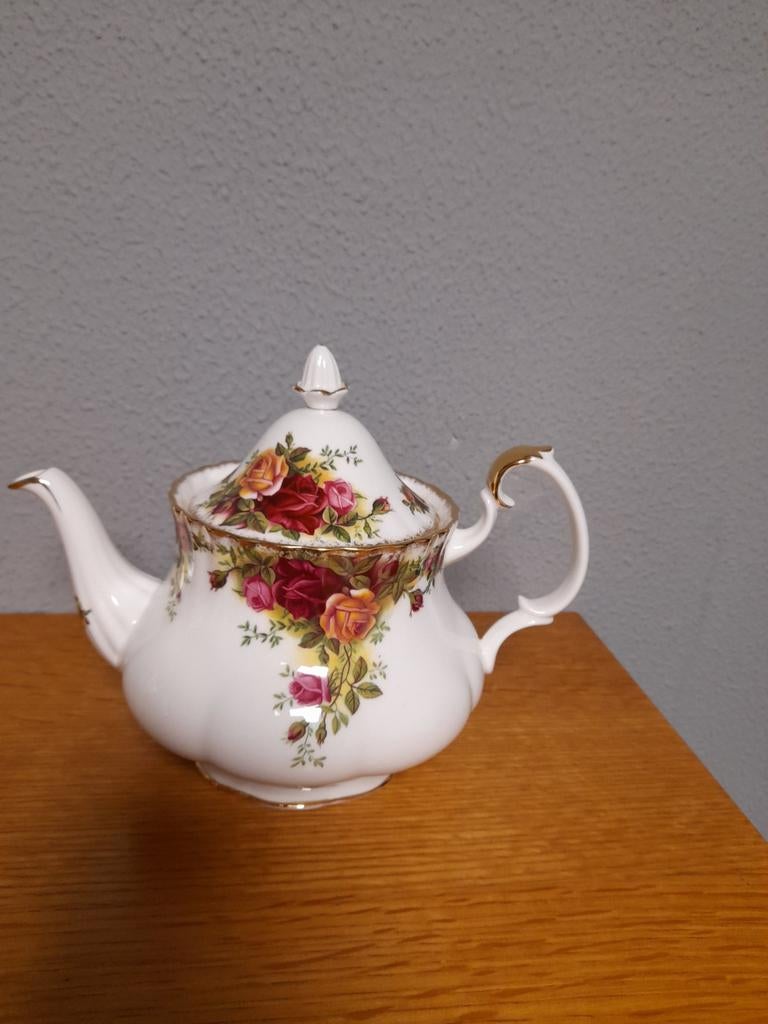 Adv 99 royal albert old country rose middel thee pot, Ophalen of Verzenden