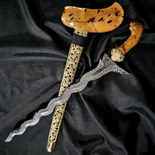 Keris Parungsari 13 Luk Pedaringan Kebak Timoho Djogja KNL29, Antiek en Kunst, Kunst | Niet-Westerse kunst, Verzenden