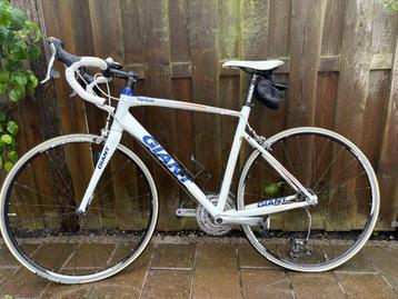Giant Defy Racefiets beschikbaar voor biedingen