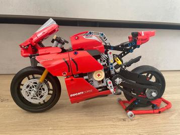 LEGO Technic Ducati Panigale V4 R - 42107 beschikbaar voor biedingen