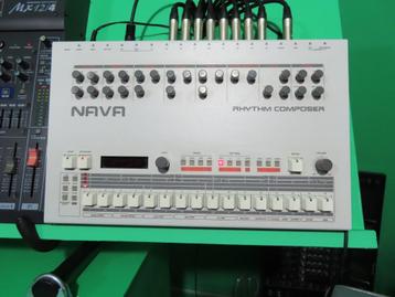 NAVA 909 DÉ ROLAND TR 909 KLOON € 950,- beschikbaar voor biedingen