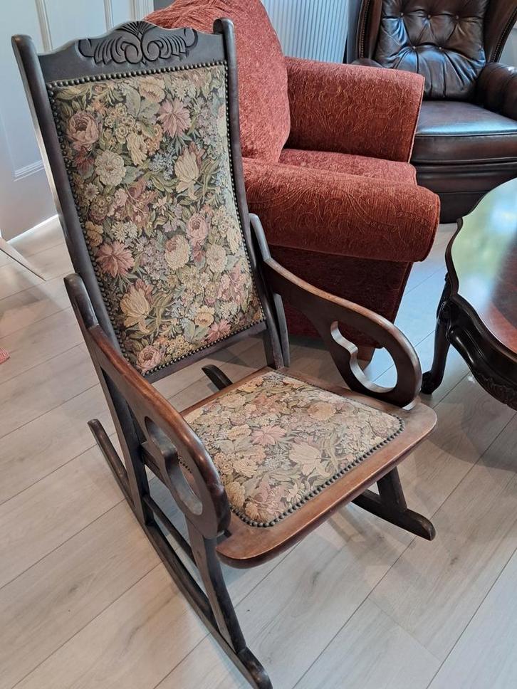 Antieke schommelstoel, Antiek en Kunst, Antiek | Meubels | Stoelen en Banken, Ophalen