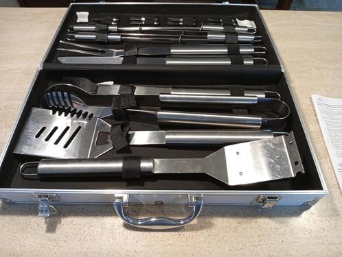 Grillmeister luxe bbq accessoires set in opbergkoffertje, Tuin en Terras, Barbecue-accessoires, Nieuw, Ophalen