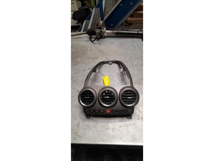 Luchtrooster Dashboard van een Opel Antara, Auto-onderdelen, Dashboard en Schakelaars, Opel, Gebruikt, 3 maanden garantie, Ophalen of Verzenden